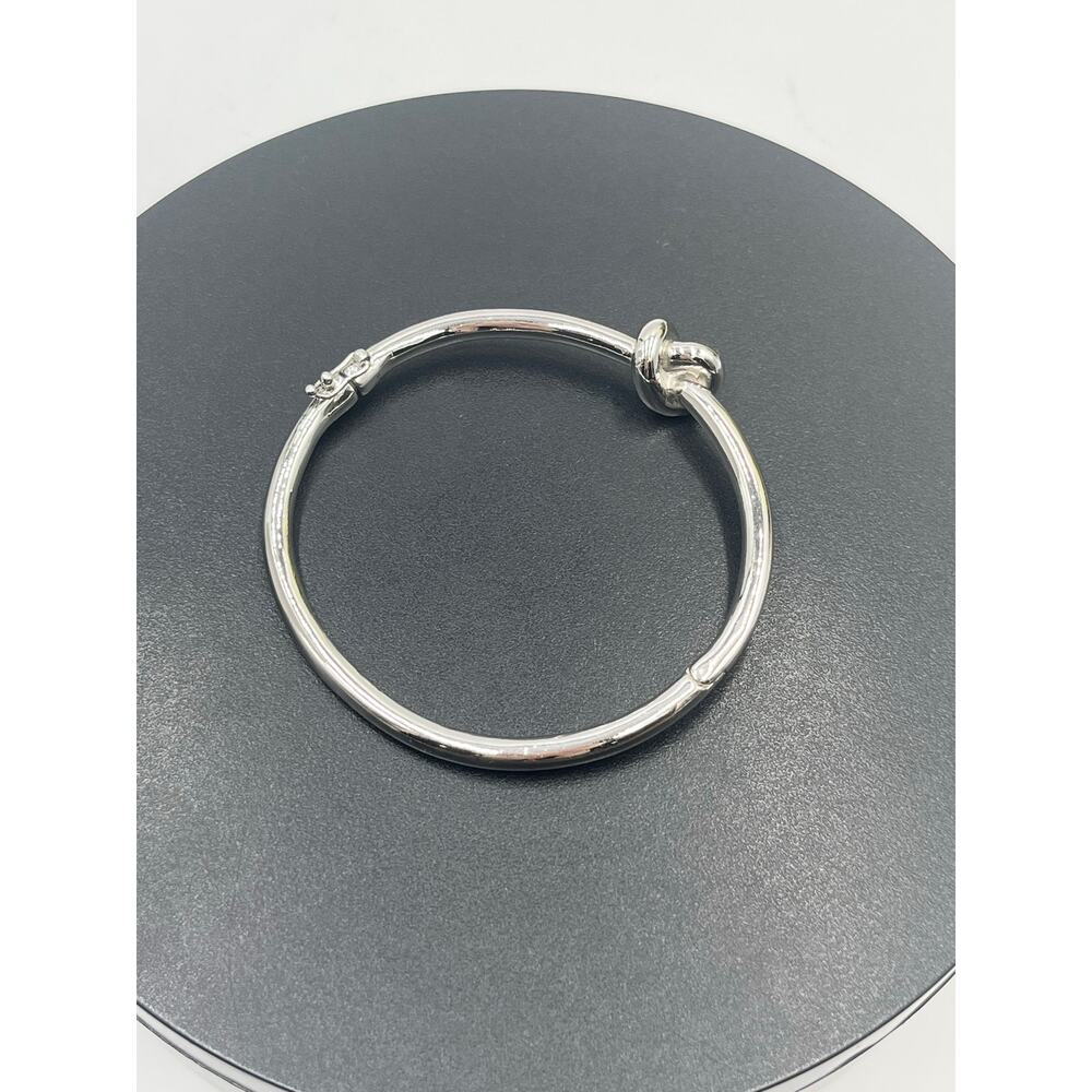 Kate Spade Sailor's Knot Love Knot‎ Polished Silver Tone Hinged Bangle Bracelet - Picture 6 of 9